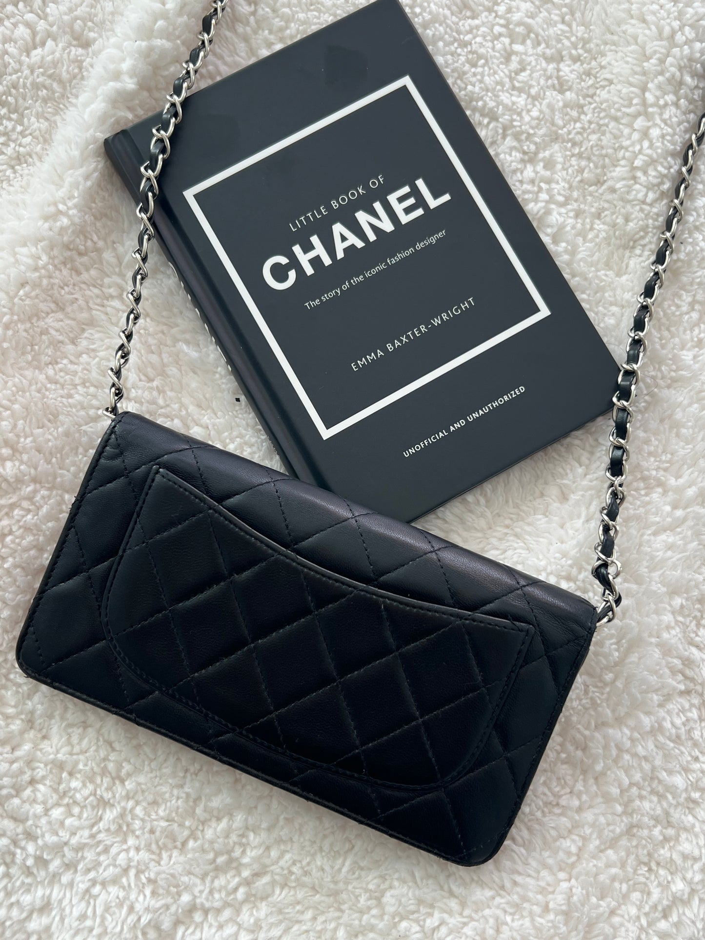 Pre-owned Chanel Lambskin Matelasse Long Wallet Crossbody Bag- black