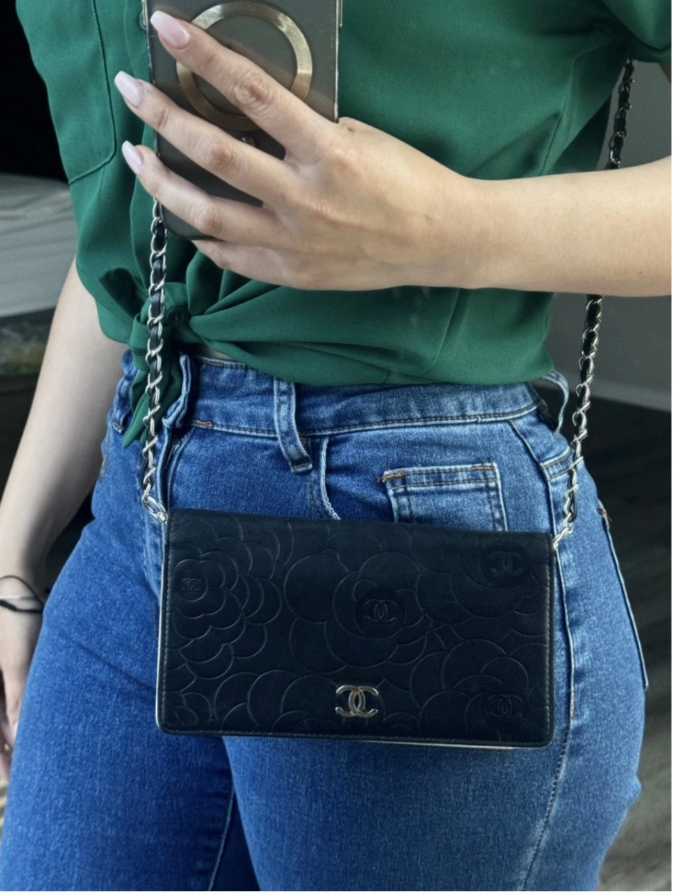 Pre-Owned  Chanel Camellia Bi-Fold Wallet On Chain Crossbody