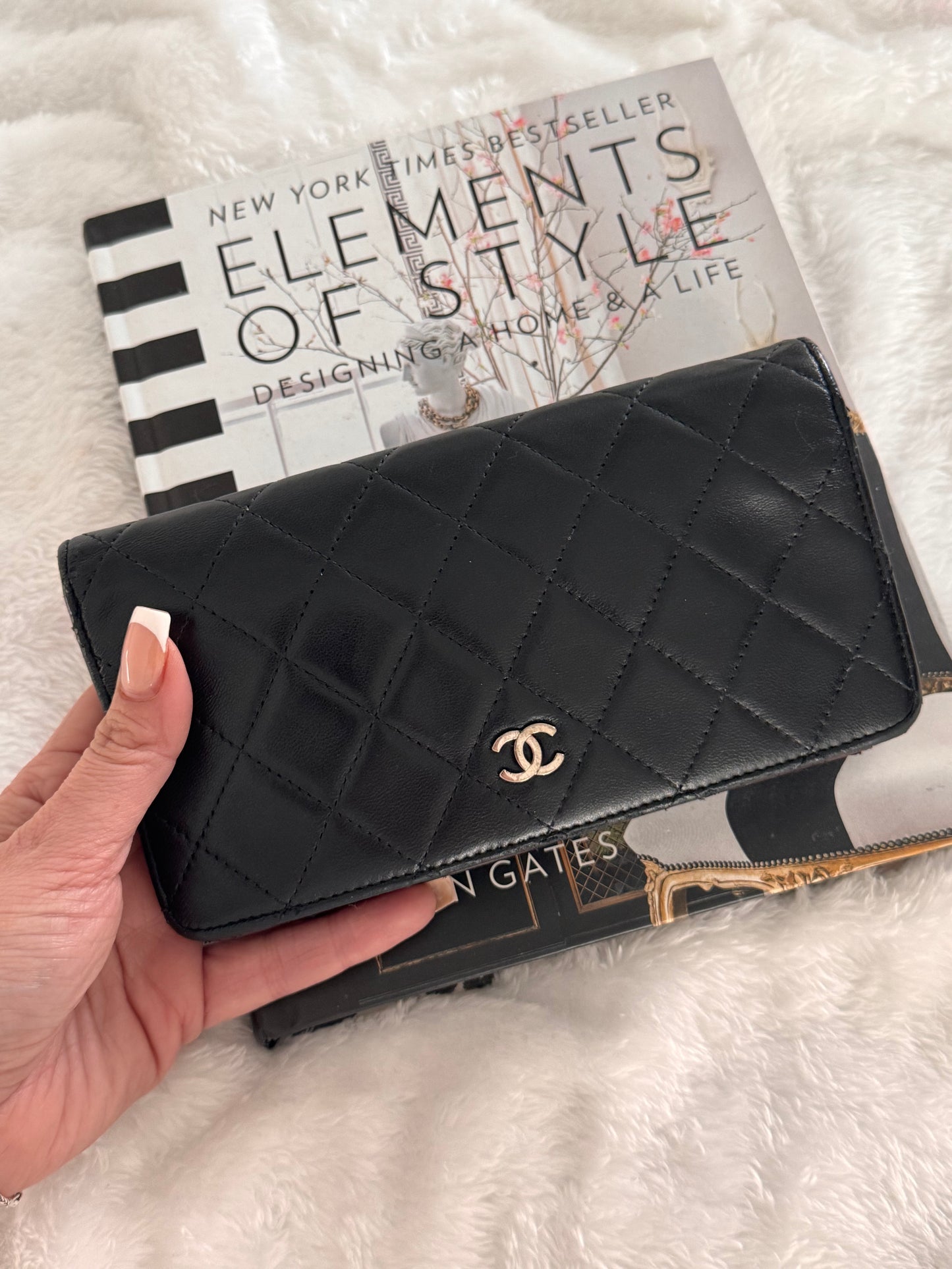 Pre-Owned CHANEL Lambskin Matelasse wallet on chain crossbody bag