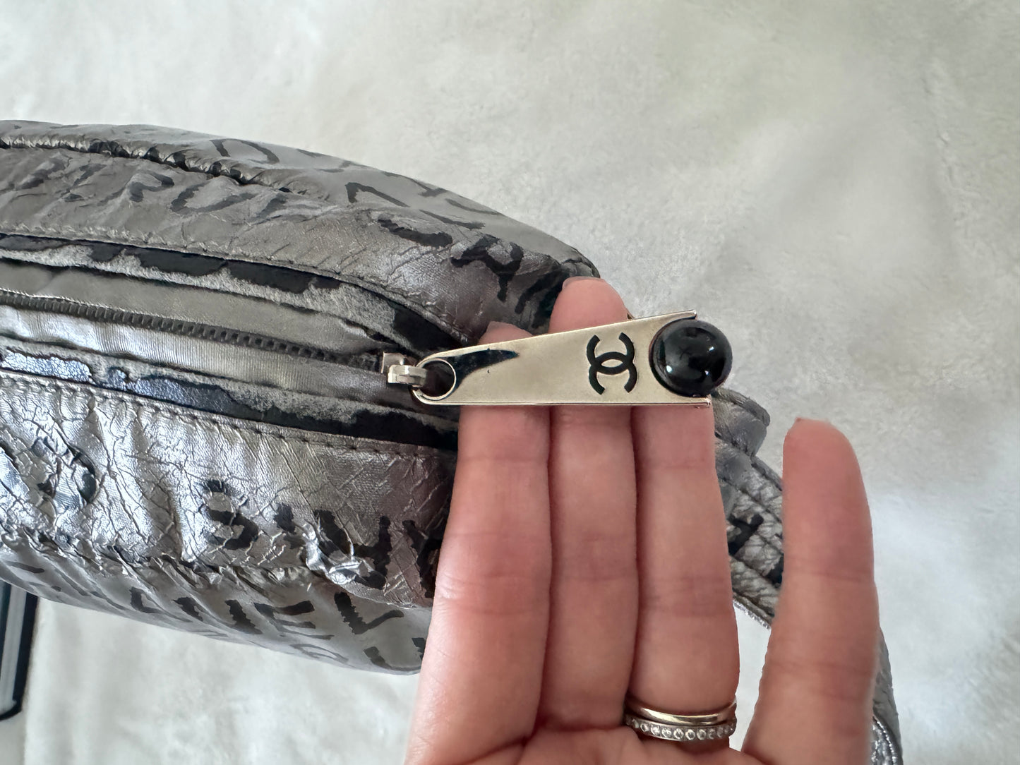 Pre-Owned Chanel Unlimited Messenger Bag