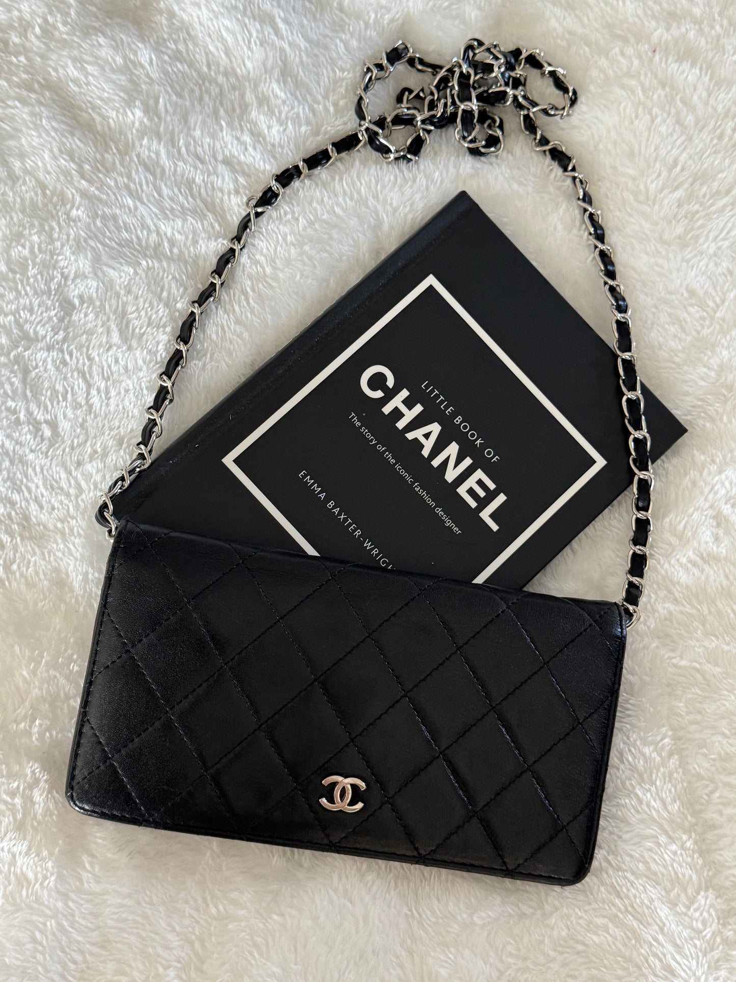 Pre-Owned CHANEL Lambskin Matelasse  wallet  on chain crossbody bag