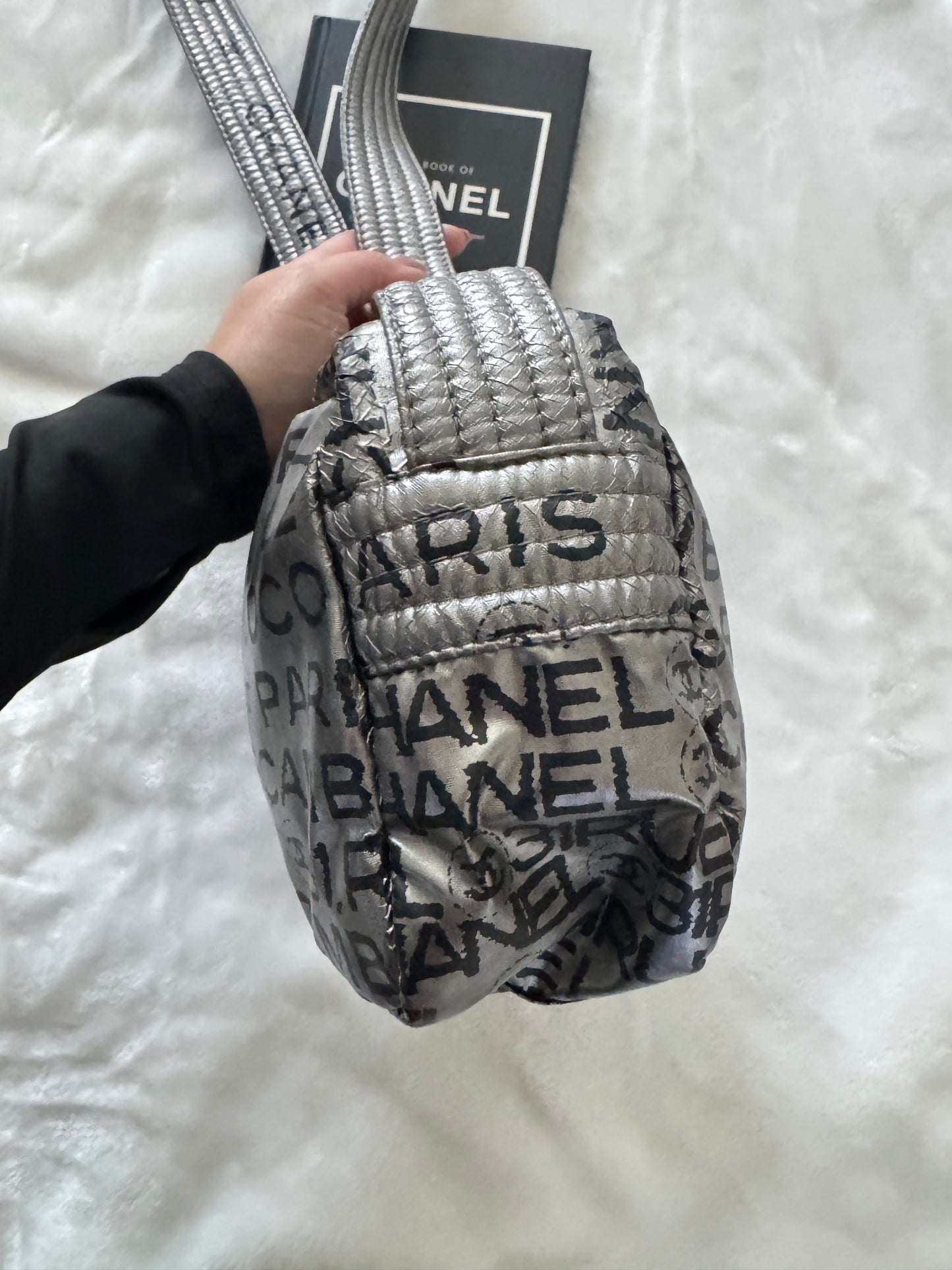 Pre-Owned Chanel Unlimited Messenger Bag