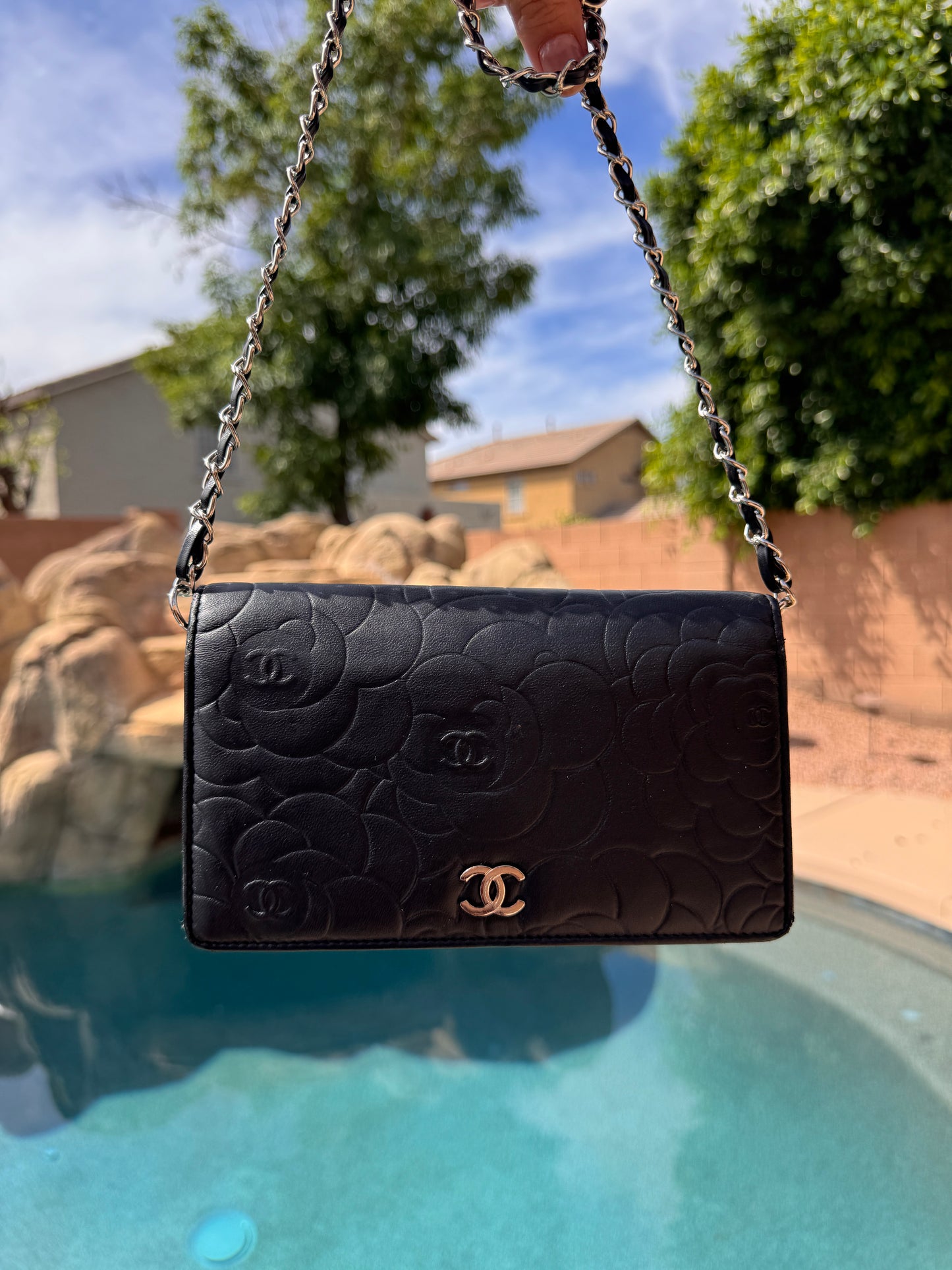 Pre-Owned  Chanel Camellia Bi-Fold Wallet On Chain Crossbody