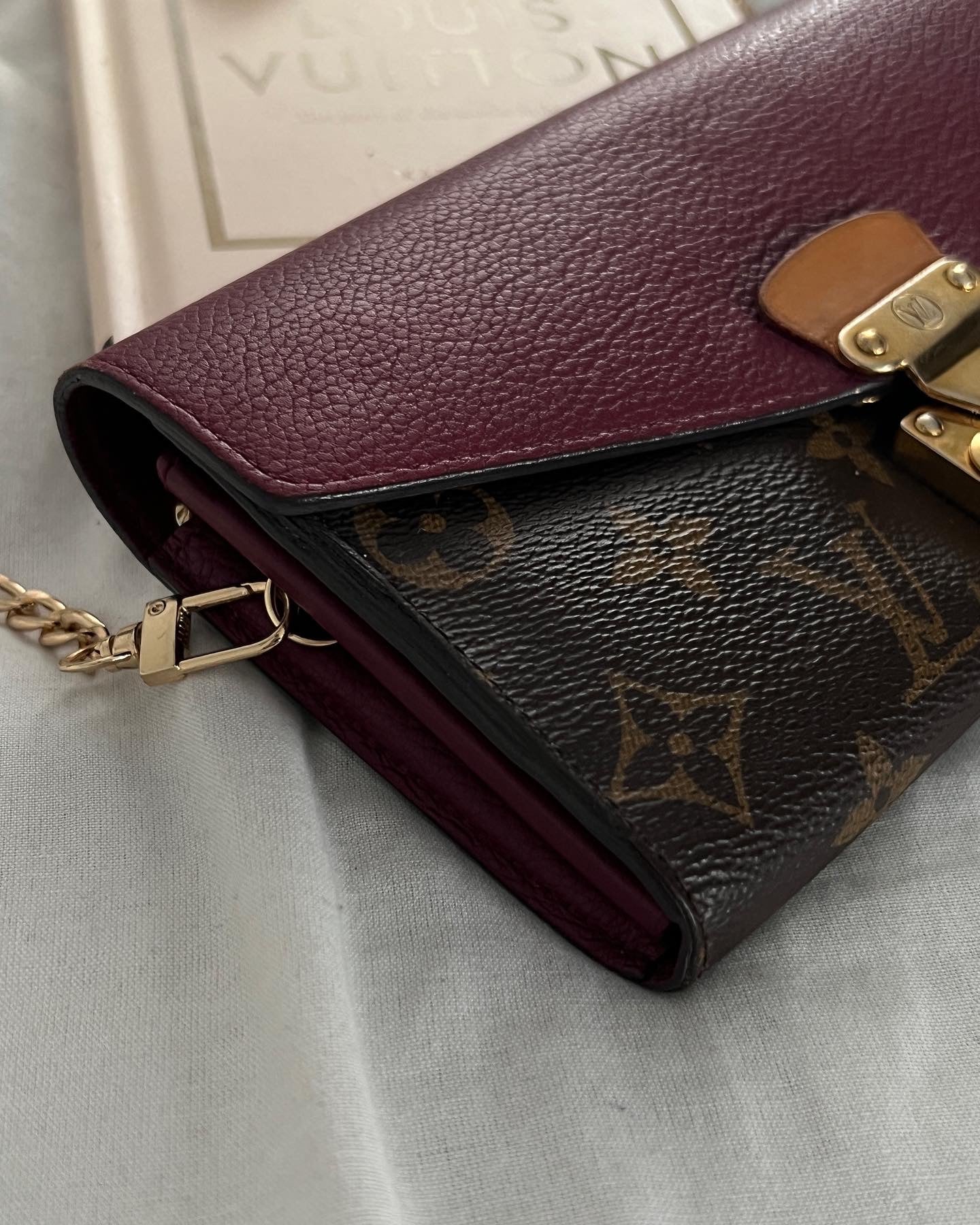 Pre-owned Louis Vuitton Pallas Wallet On Chain Crossbody Bag