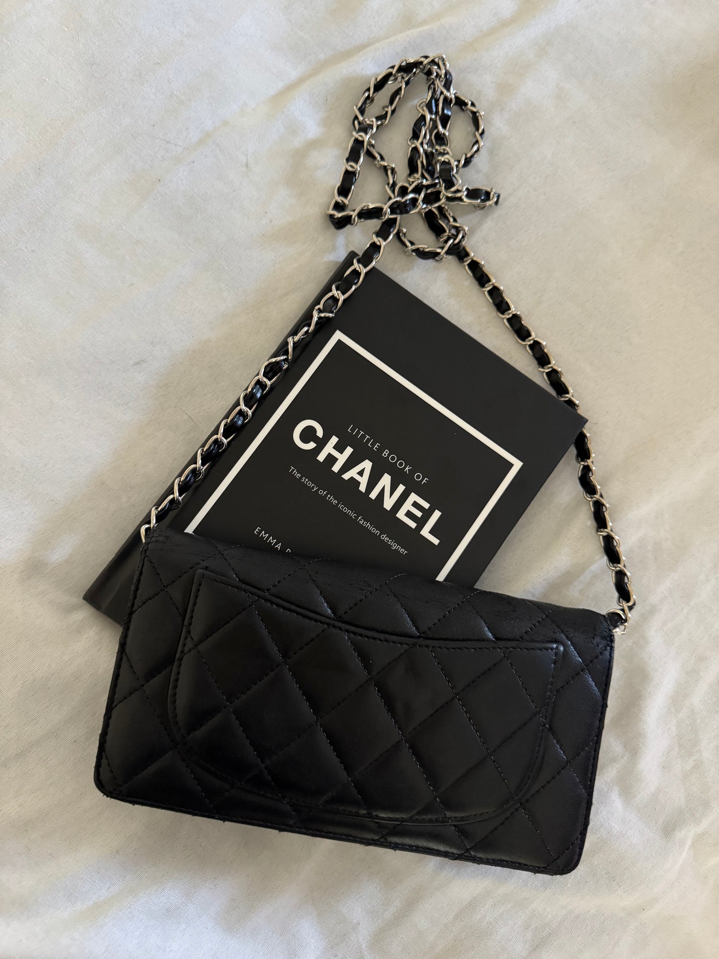 Pre-Owned CHANEL Lambskin Matelasse  wallet  on chain crossbody bag