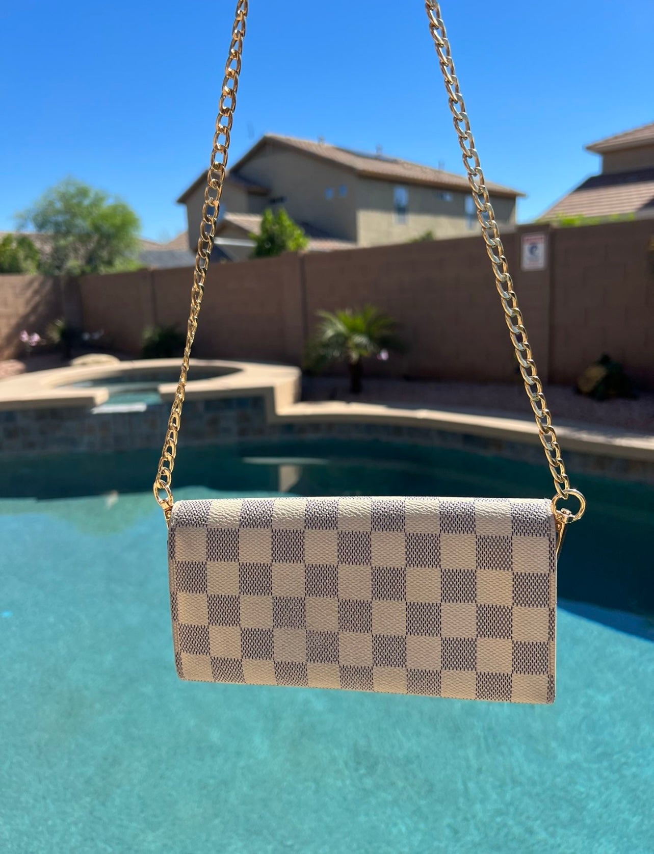 Pre-owned Louis Vuitton Damier Azur Wallet On Chain