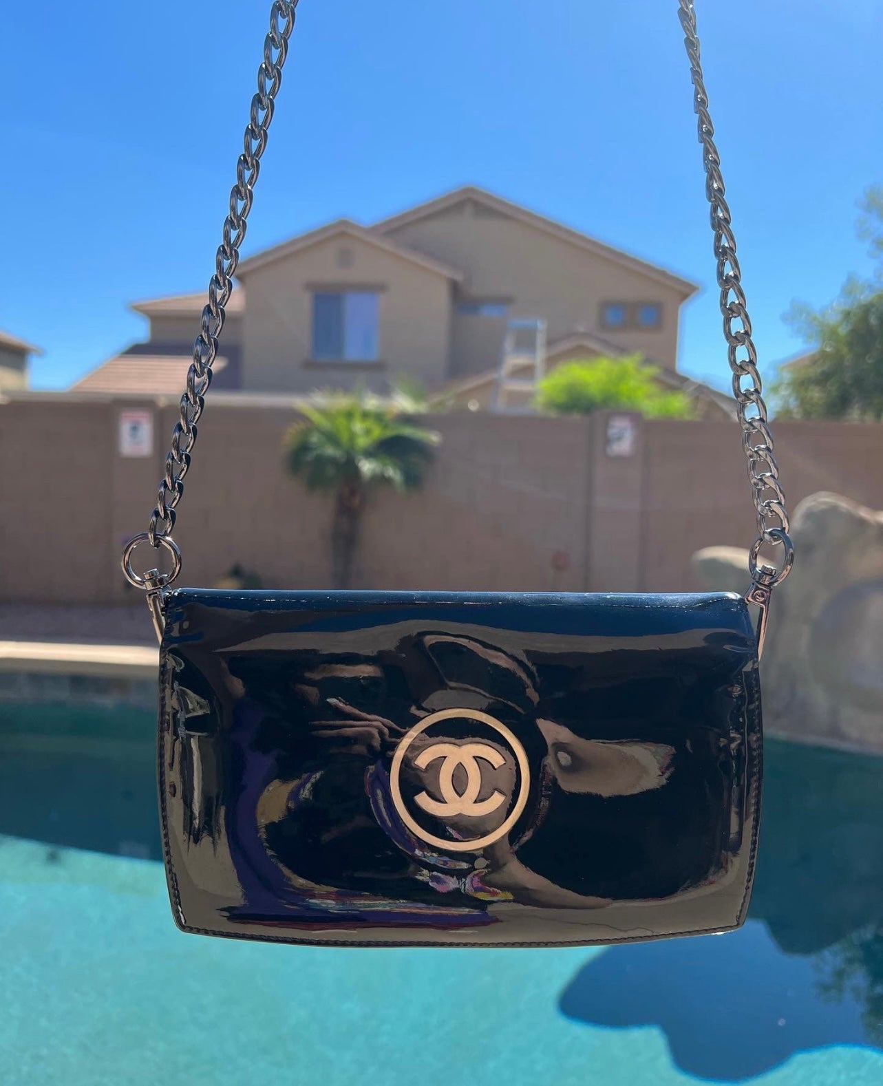 Pre-owned Chanel CC Logo Wallet On Chain