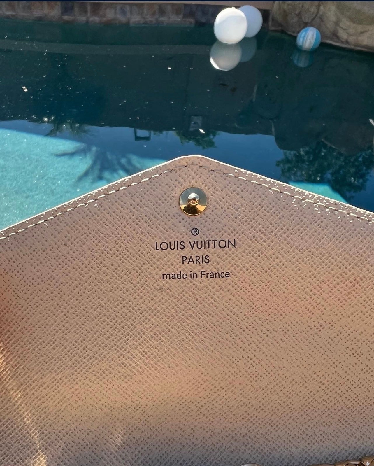 Pre-owned Louis Vuitton Damier Azur Wallet On Chain