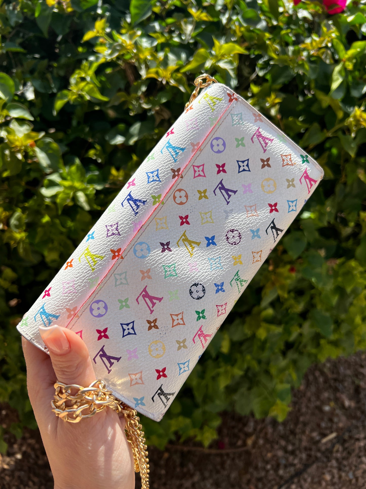 Pre-owned Louis Vuitton x Takashi Murakami White Monogram Sarah Wallet NM On Chain Crossbody Bag