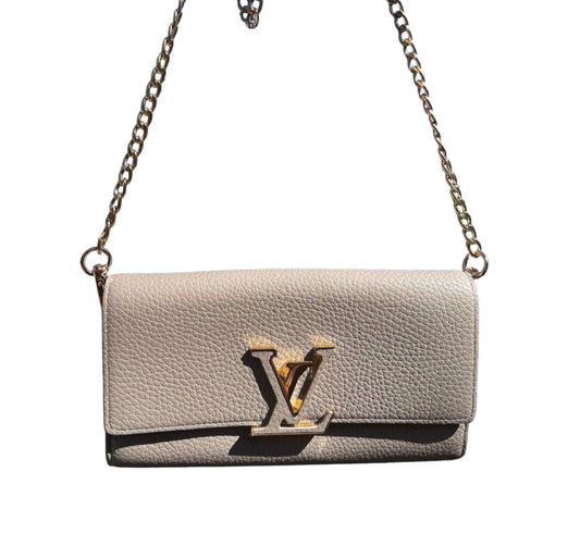 Pre-owned Louis Vuitton Capucines Wallet On Chain